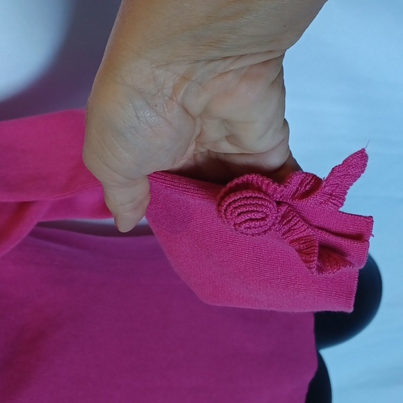 Ann Taylor v-neck silk/Cashmere sweater size M pink/magenta, 19" PTP, 24"L - Picture 3 of 7